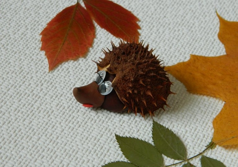 Stacheliger Igel als Waldtier - Kastanienfiguren zum Herbstbasteln für Groß und Klein