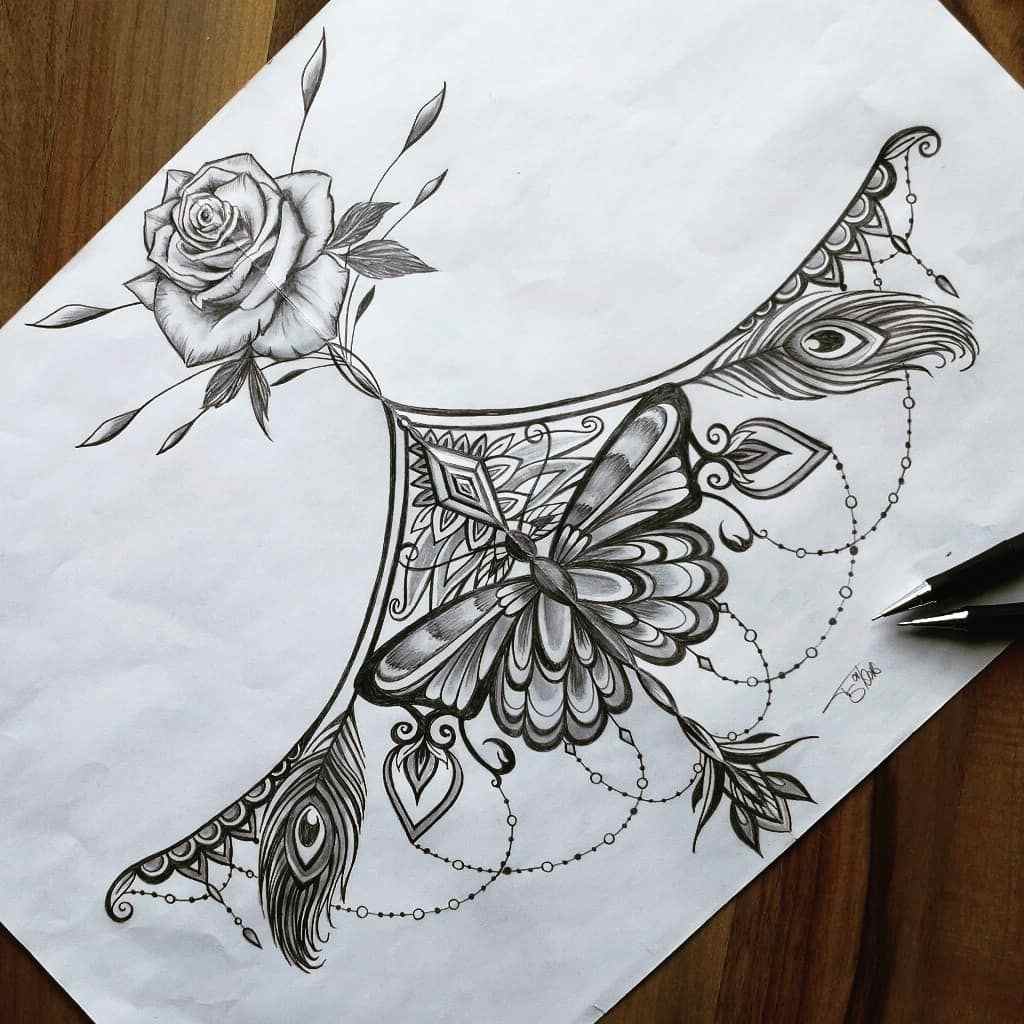 Tattoo Brust Frau Ideen Mandala mit Rose Tattoodesign Vorlage