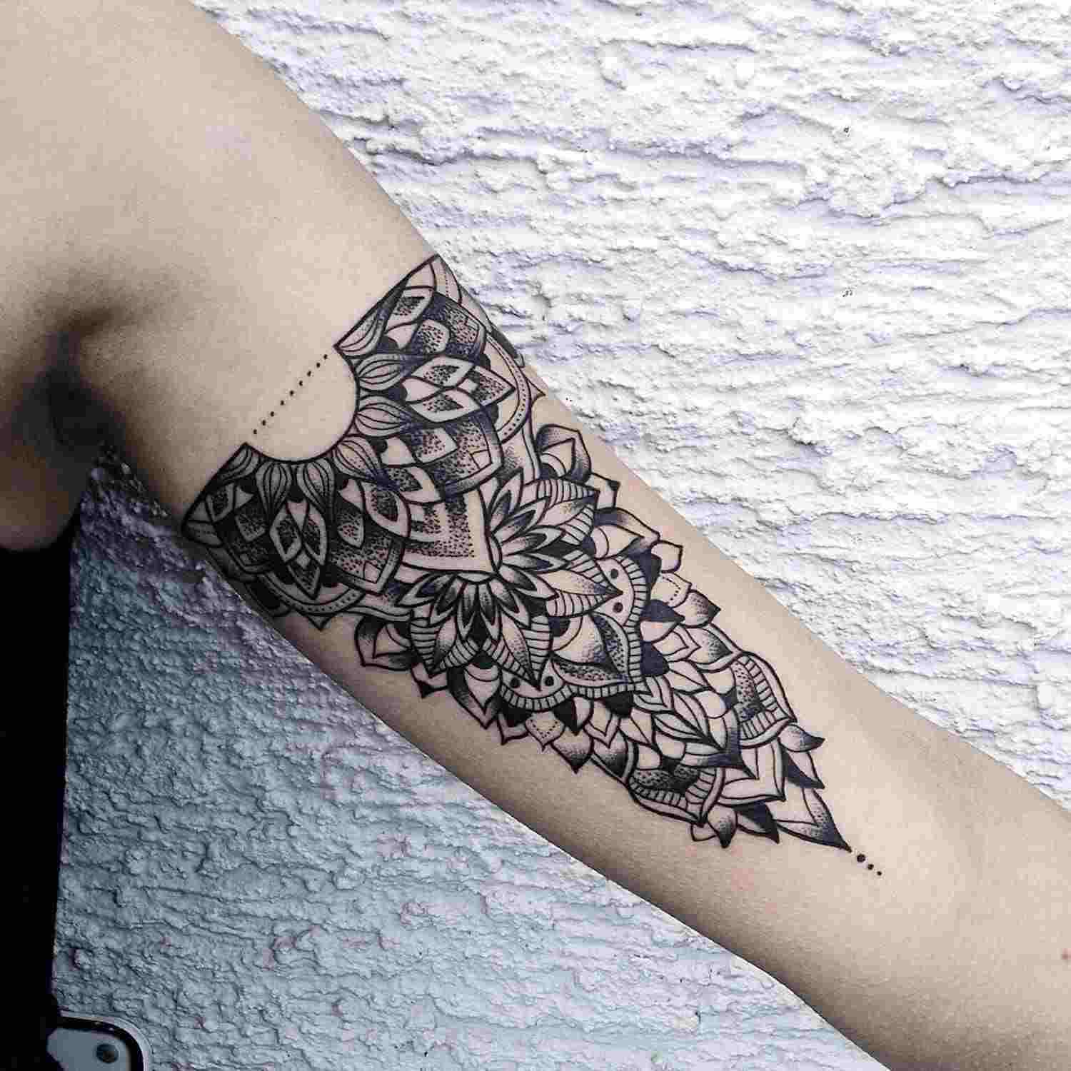 Tattoo Design Women's Small Tattoo Style Tattoo Trends Mandala Meaning