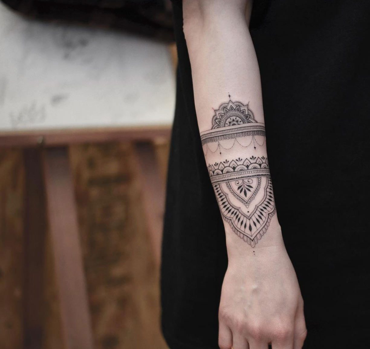 Tattoos Ornamente Handgelenk Tätowierung Frau Tattoodesign Mandala Bedeutung