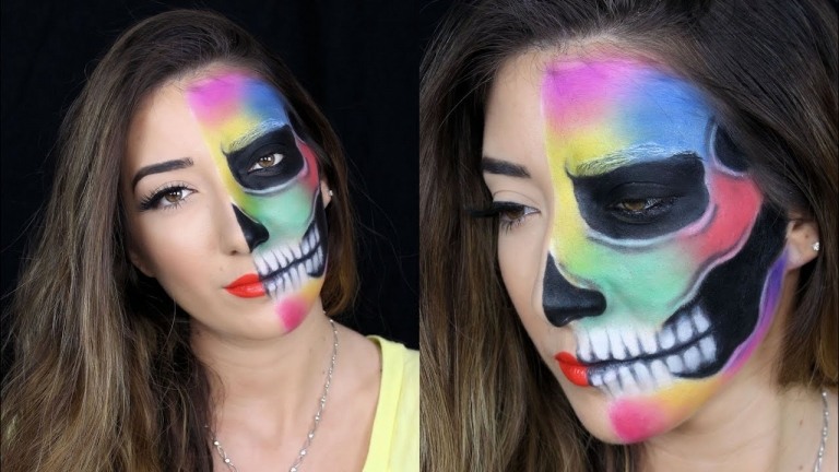 Schminkidee für Halloween Mottoparty auf das halbe Gesicht Totenkopf malen