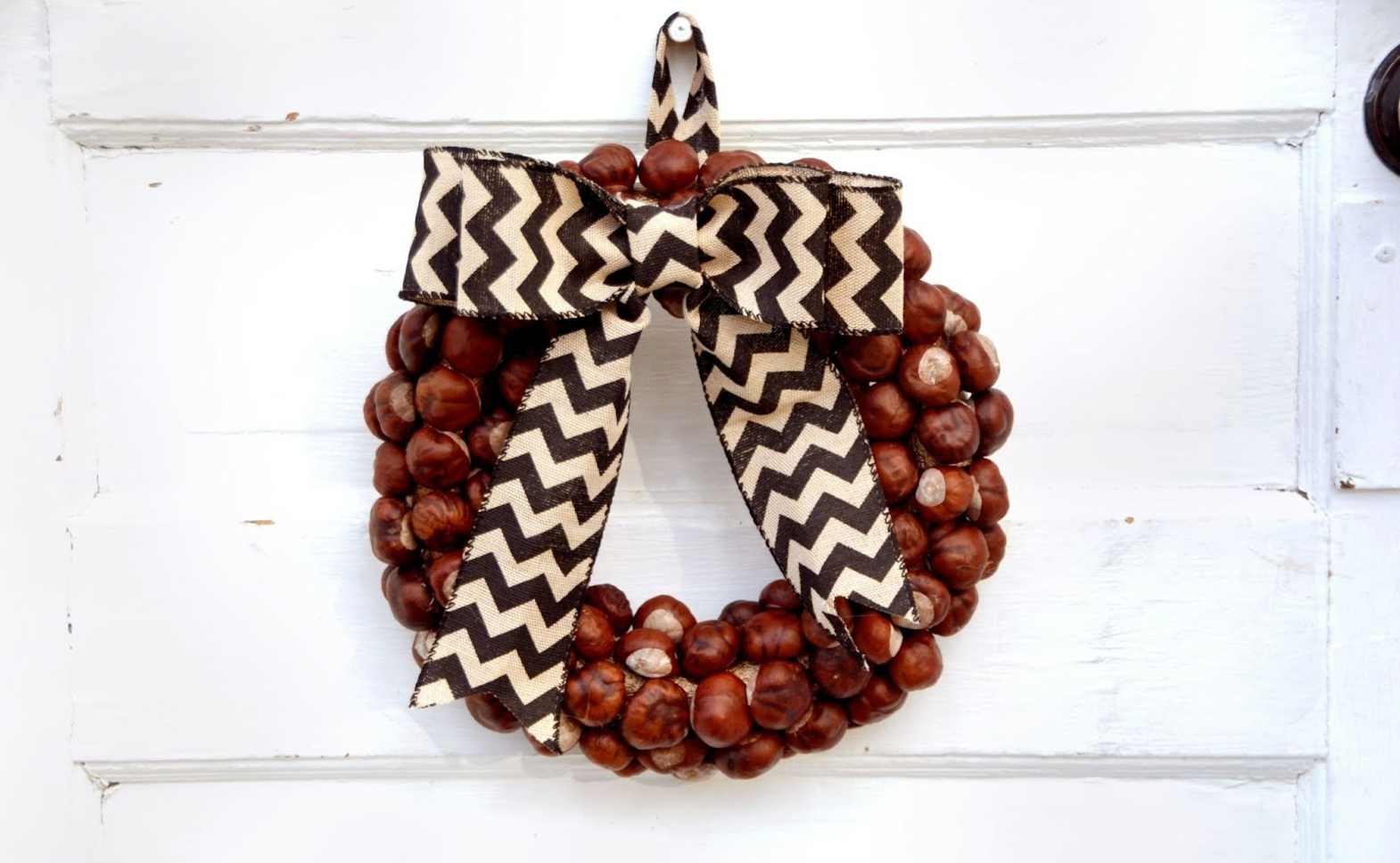 Door wreath chestnut decoration easily create fall decor ideas