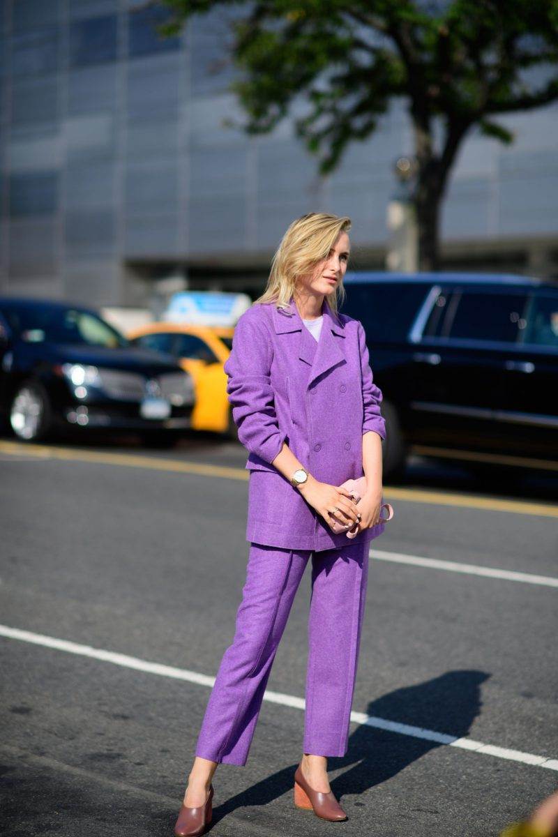 Violett Anzug Outfit Ideen für die Arbeit Oversized Blazer kombinieren