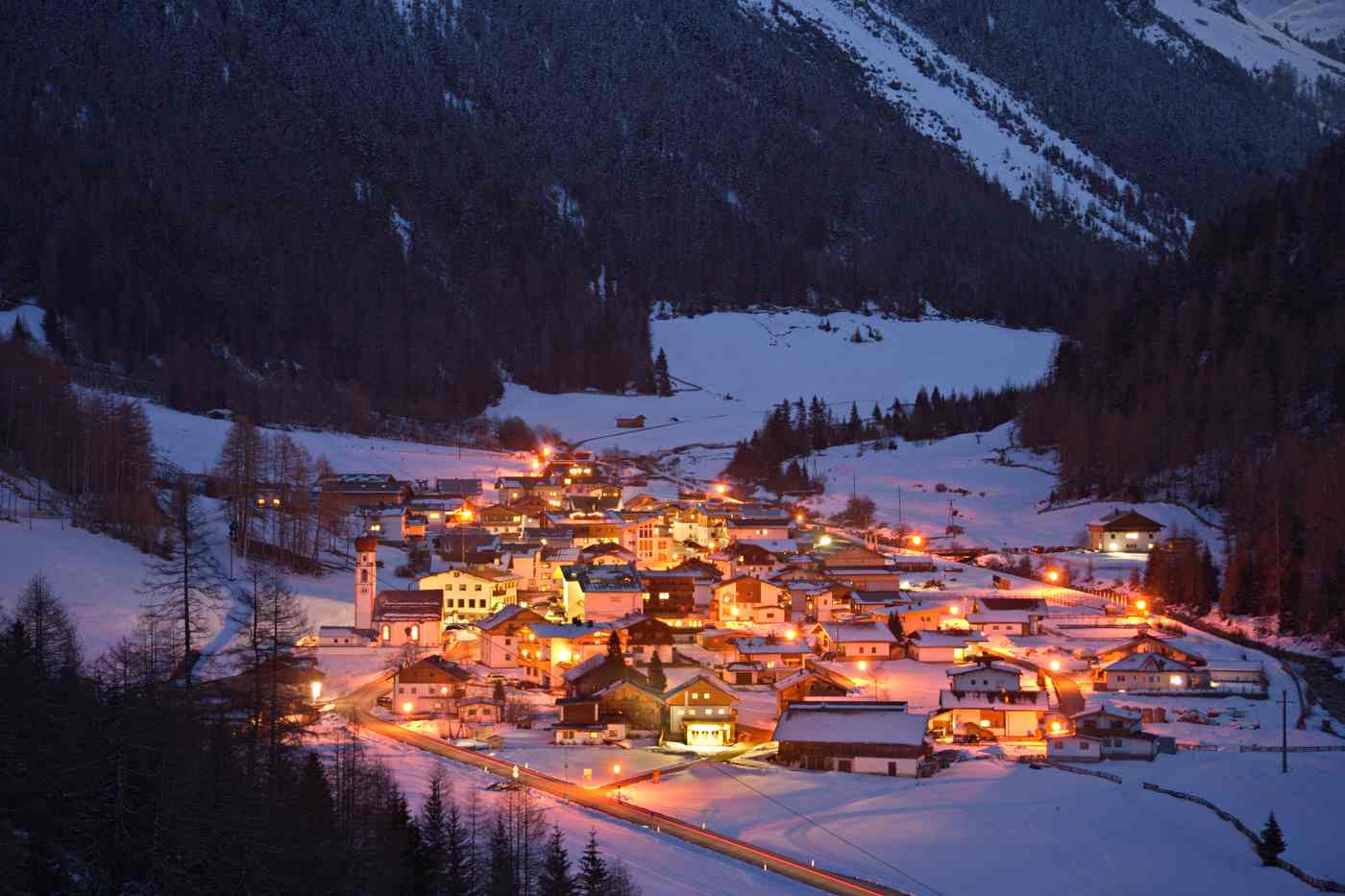 Weihnachten und Silvester im Ausland feiern Ski fahren in Österreich Idee für Winterurlaub