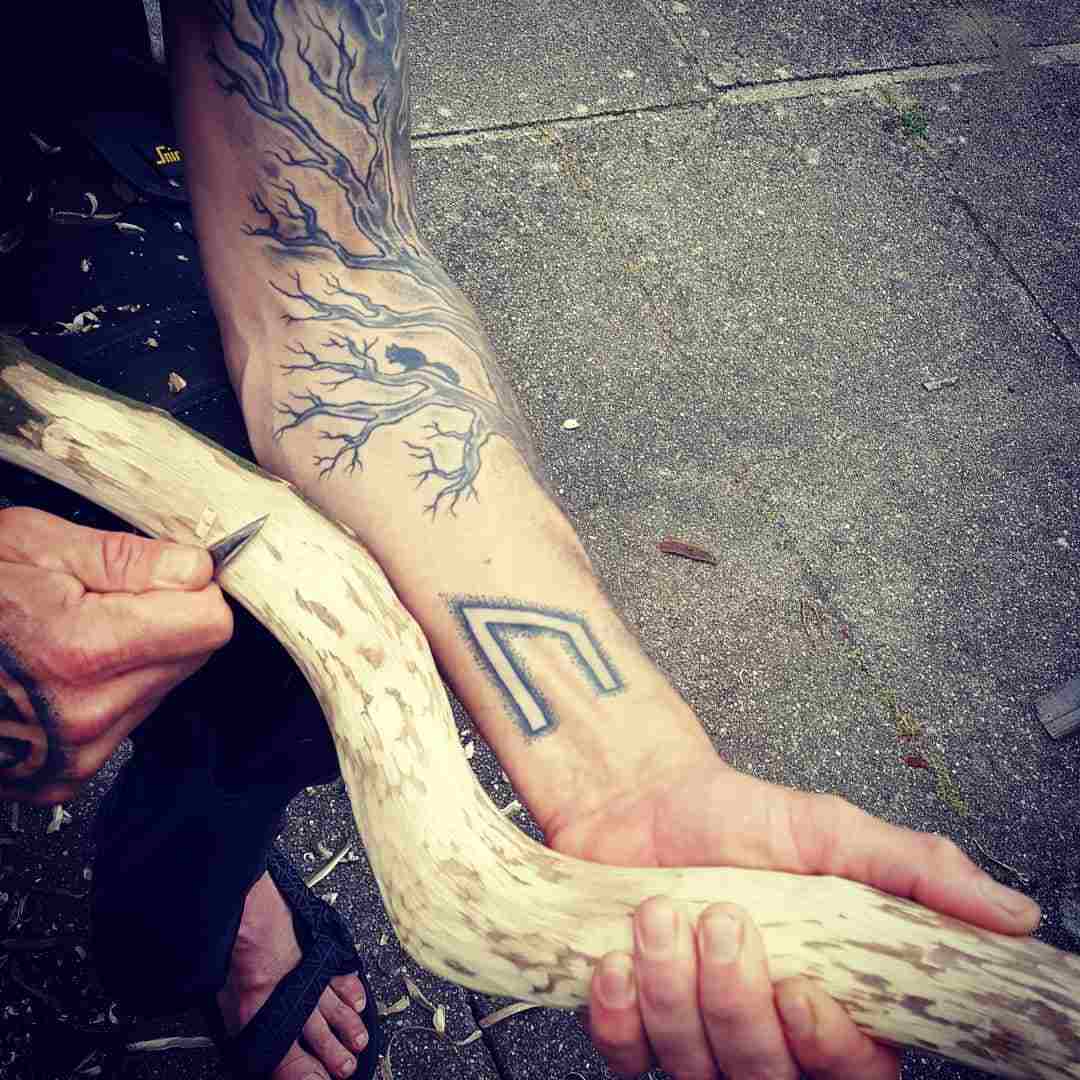 Wikinger Runen Tattoo Bedeutung Tattoodesign Unterarm für Männer