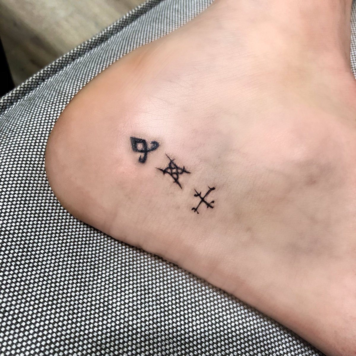 Wikinger Tätowierung Bedeutung Fuß-Tattoo Ideen klein Frauen Tattootrends