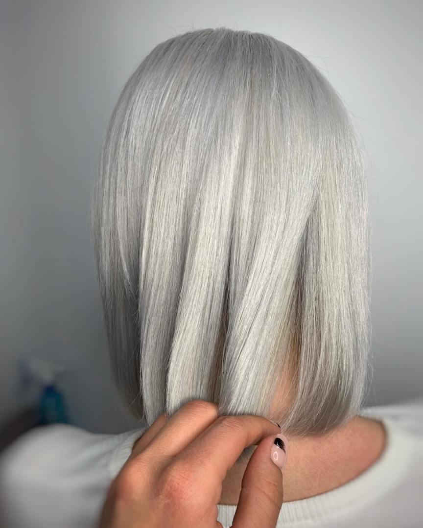 blonde Haare grau färben ohne Blondierung Haarpflege kurzer Bob Haarschnitt