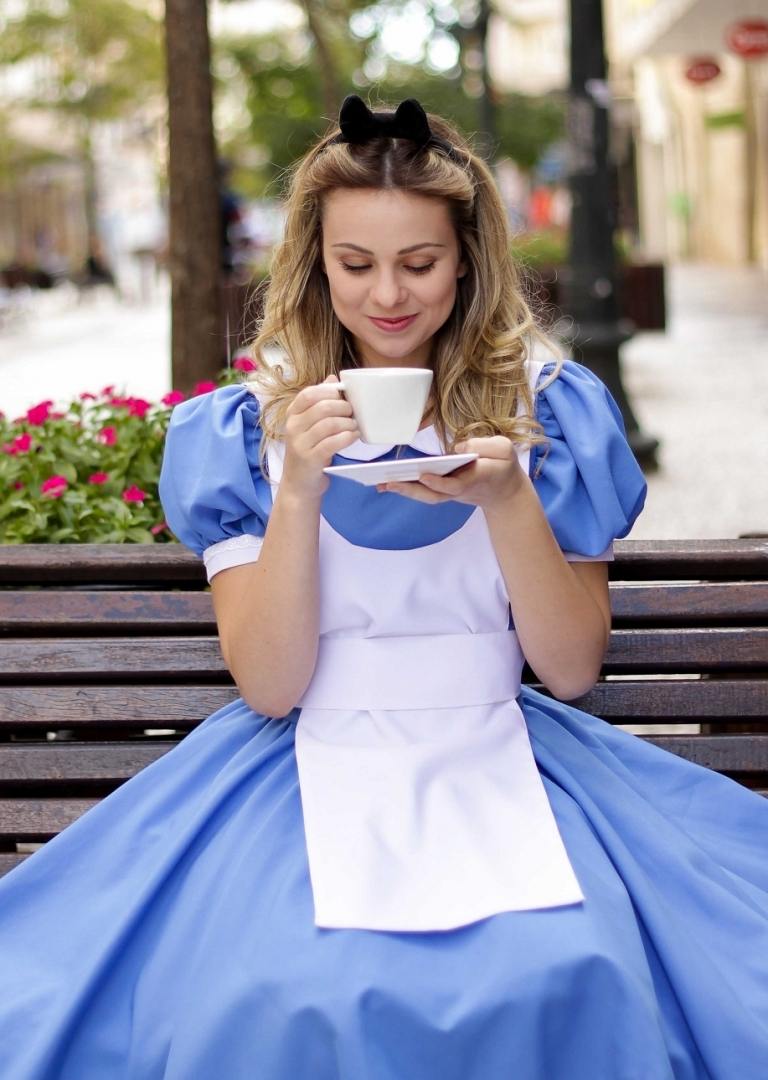Alice in Wonderland Kostüm für Damen Halloween Trends Pinterest