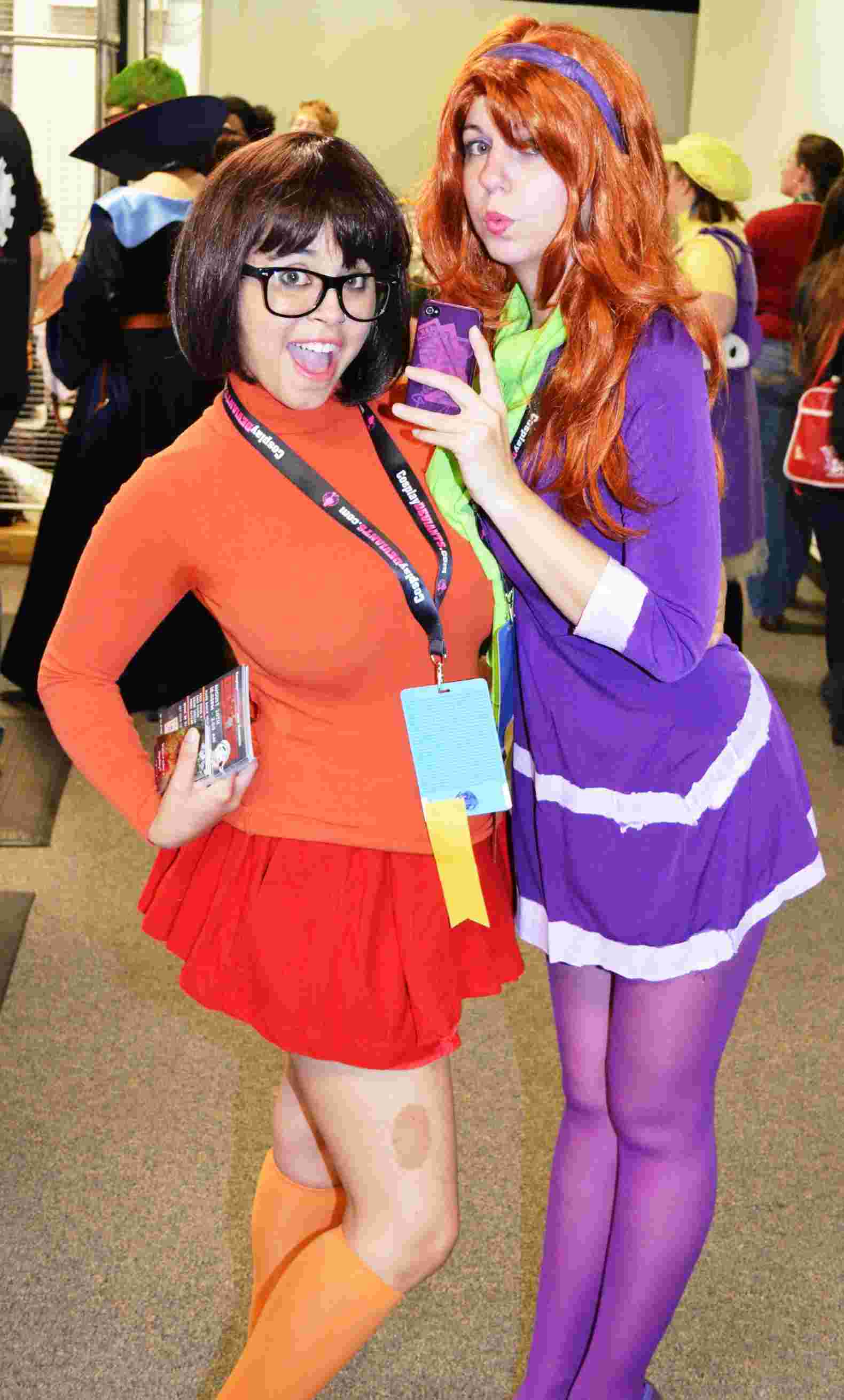 Best Friends Costumes Carnival Velma and Daphne Costumes