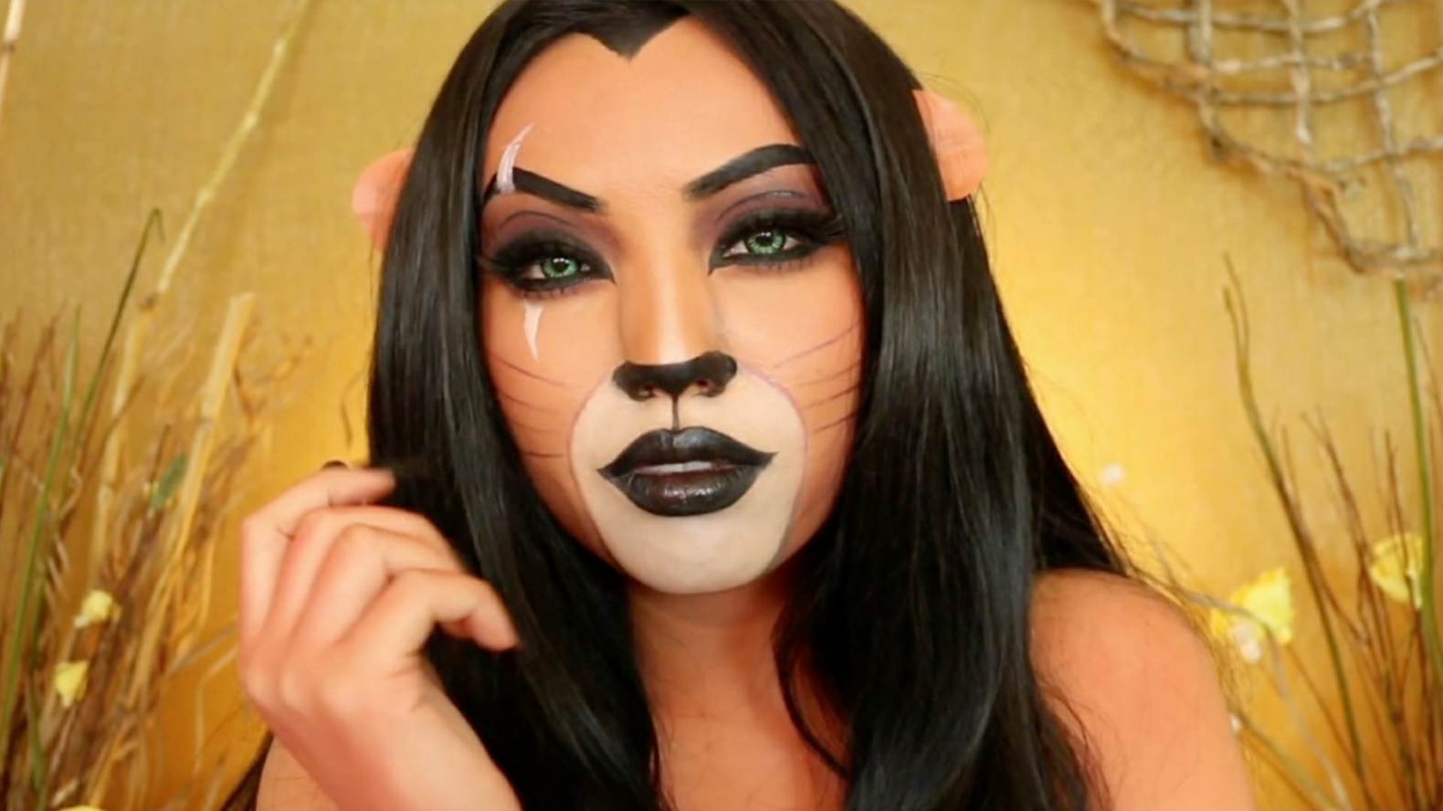 The Kingdom of the Lion Make-up for Women's Carnival Make-up Animal