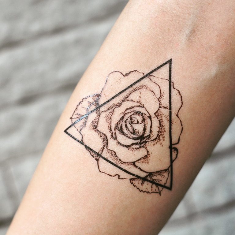 Dreieck Tattoo Ideen Rosentattoo Unterarm Frauen