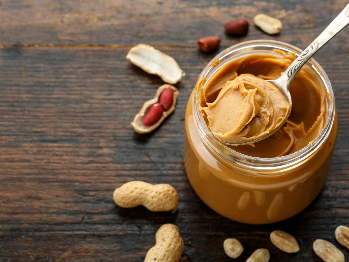 Erdnussbutter gesund abnehmen Inhaltsstoffe proteinreiche Snacks Muskelaufbau