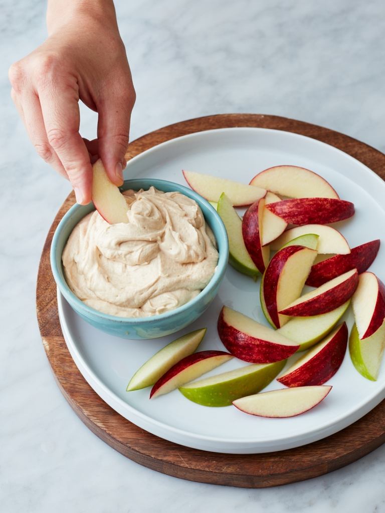 Erdnussbutter mit was essen gesunde Snacks zum Abnehmen Apfel mit Dip