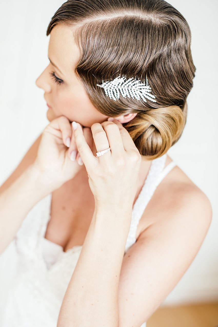 Wasserwelle Frisur Lange Haare : Wasserwelle Frisur Frisuren Haare Lange Comb Elegant Crystal Chicvintagebrides Locken Bun Feinen Aussehen Hingucker Ihrer Messy Märchenhaft Echten Machen Doctipps