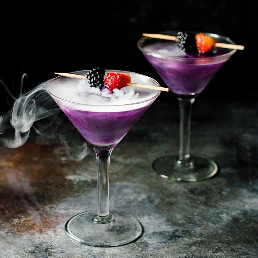 Halloween-Cocktails Rezept Martini Vodka mit Blaubereen