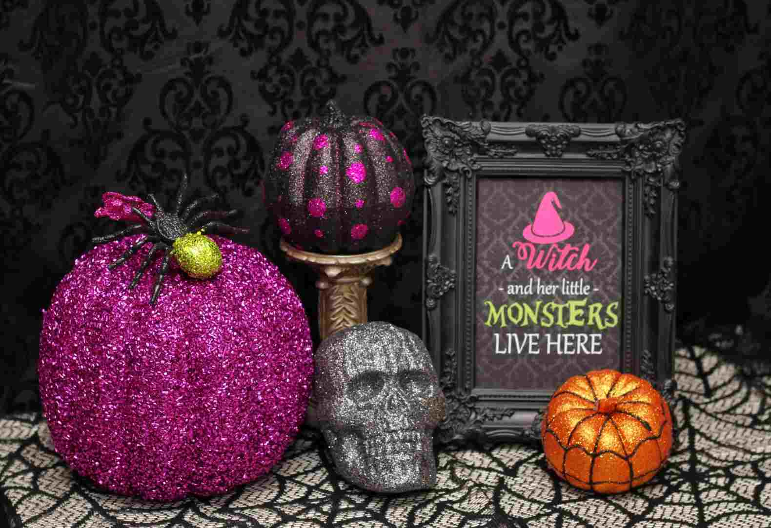 Halloween Deco Purple with pumpkin is simple