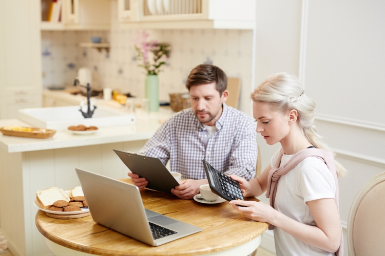 Familienbudget kalkulieren alle monatlichen Ausgaben berechnen Anleitung und nützliche Tipps