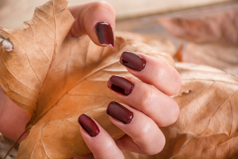 Herbst Nägel lackieren normaler nagellack mit uv lampe