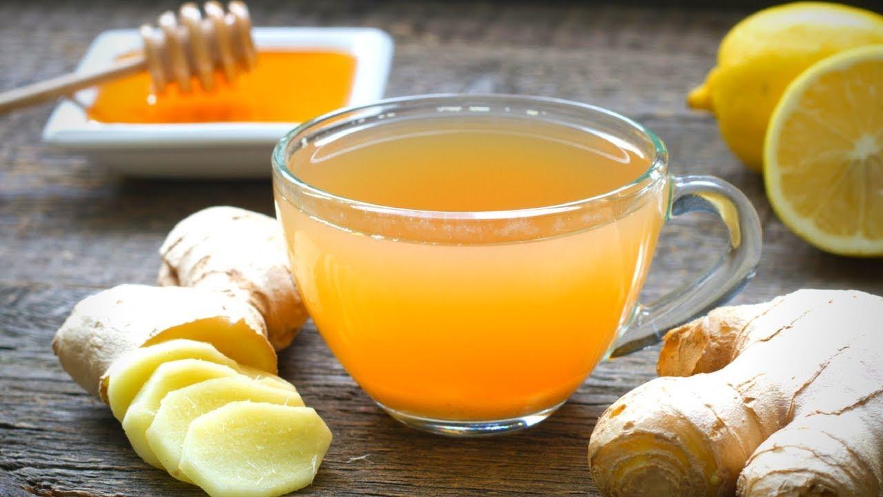 Ingwerwasser oder Tee ist ein guter Hustenlöser und kann mit Honig sehr gut schmecken