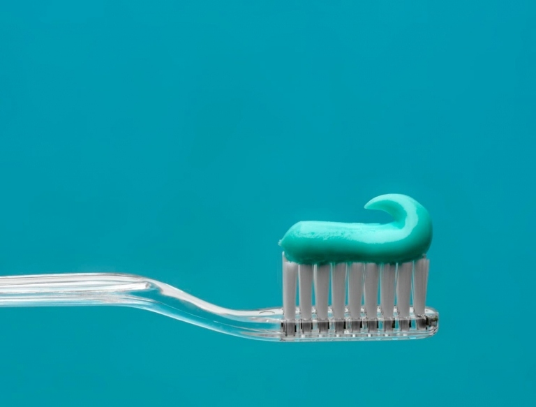 Ist Zahnpasta als Helfer bei der Herpesheilung ein Mythos oder nicht