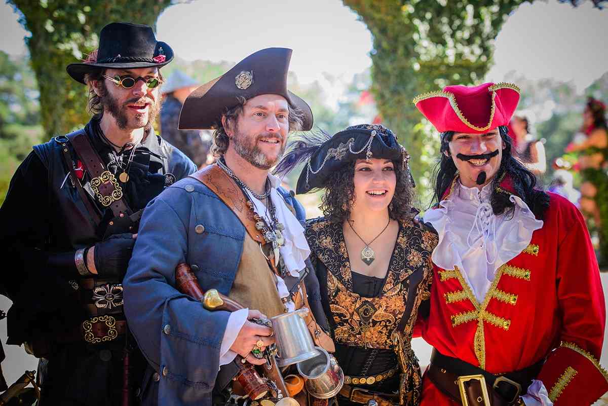 Karneval Gruppenkostüm für 4 Personen Piratenkostüm für Frauen