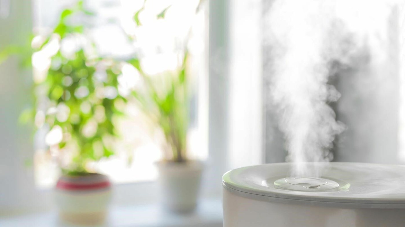 Luftbefeuchter oder feuchte Tücher für die richtige Luftfeuchtigkeit im Zimmer