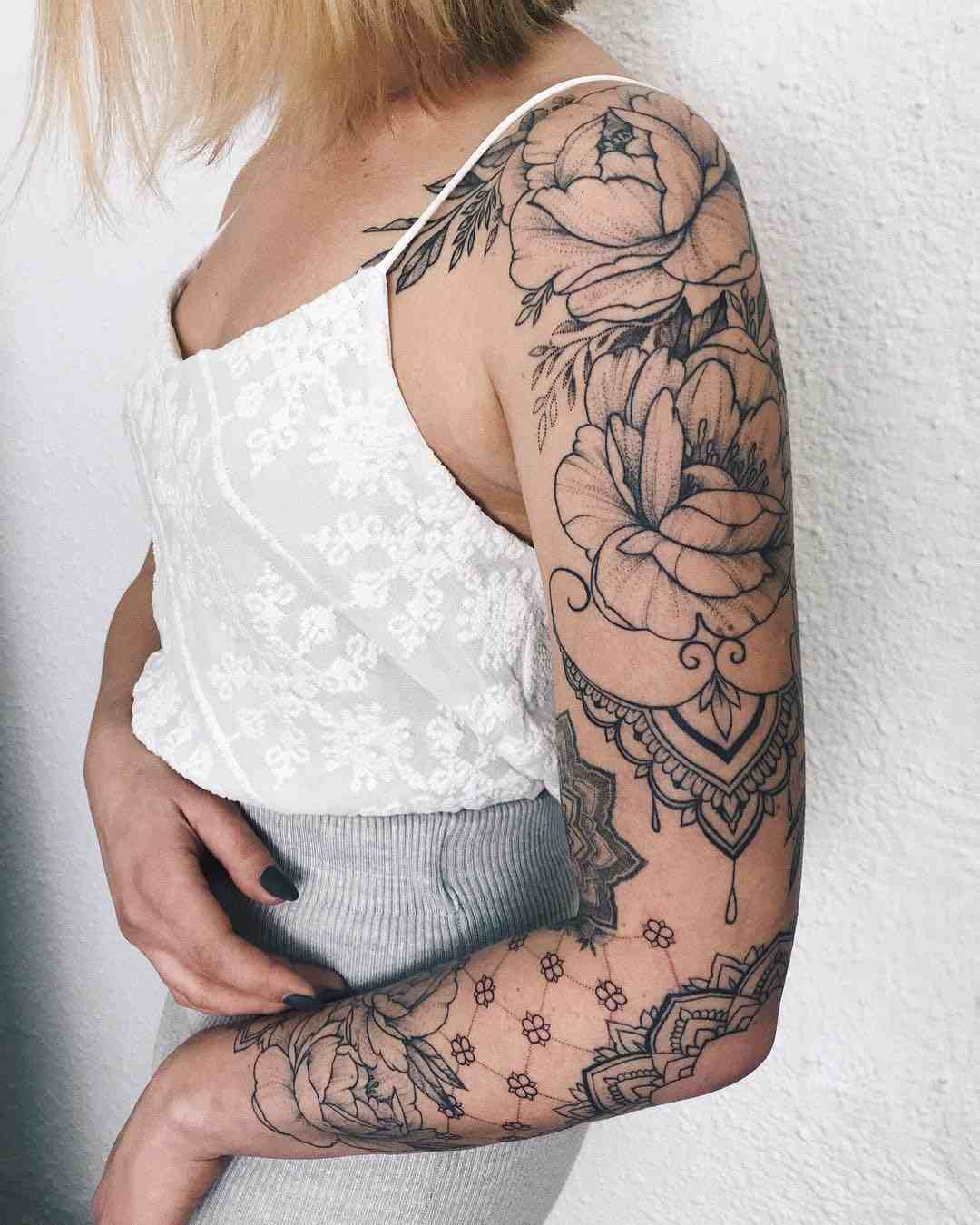 Mandala Tattoodesign Ärmel Tätowierung für Frauen Ideen