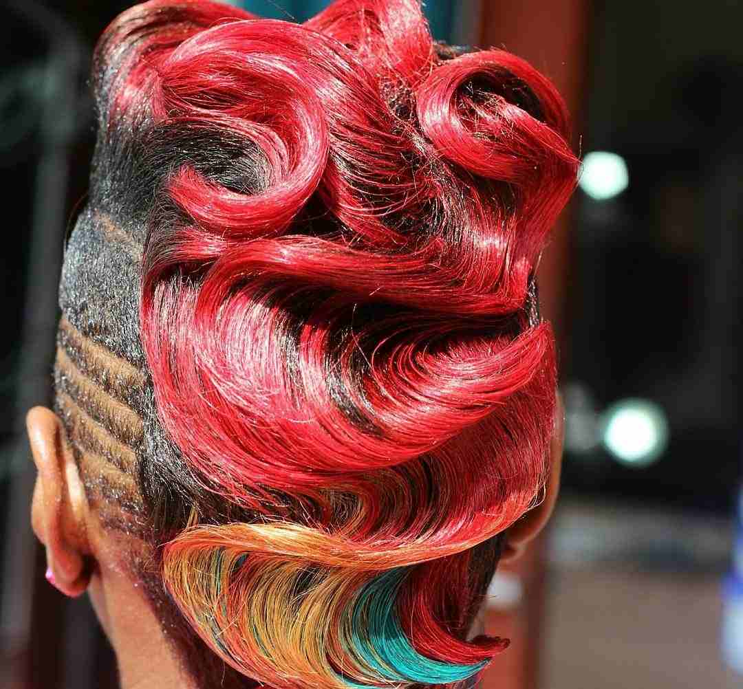 Mohawk Haarschnitt für Frauen Side-Cut Frisuren Damen