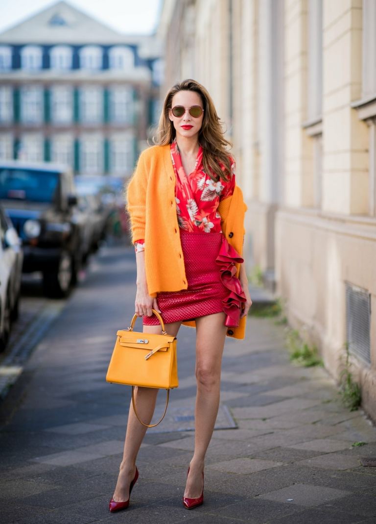 Orange Tasche kombinieren Hemdbluse mit Blumenmuster Outfits