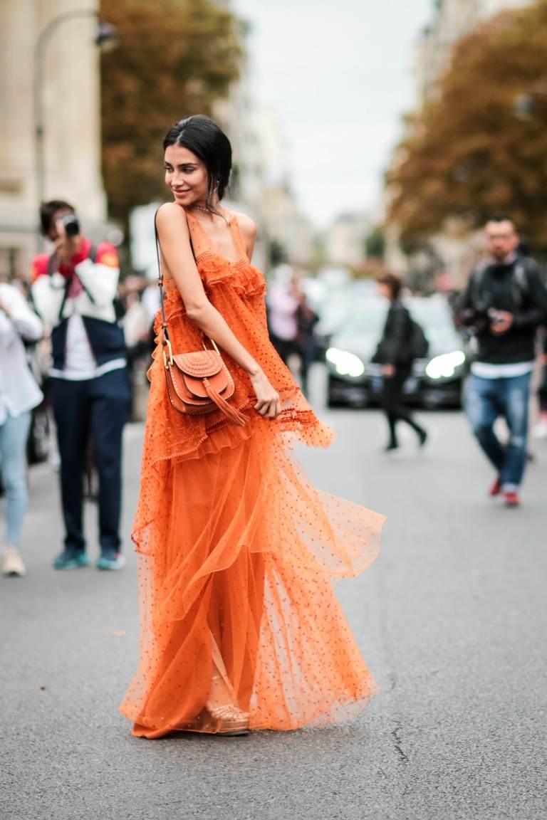 Oranges Kleid kombinieren Herbst Modetrends Frauen