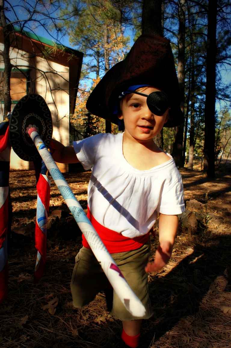 Piratenkostüm für Kinder selber machen einfach Karneval Kostüm für Kinder