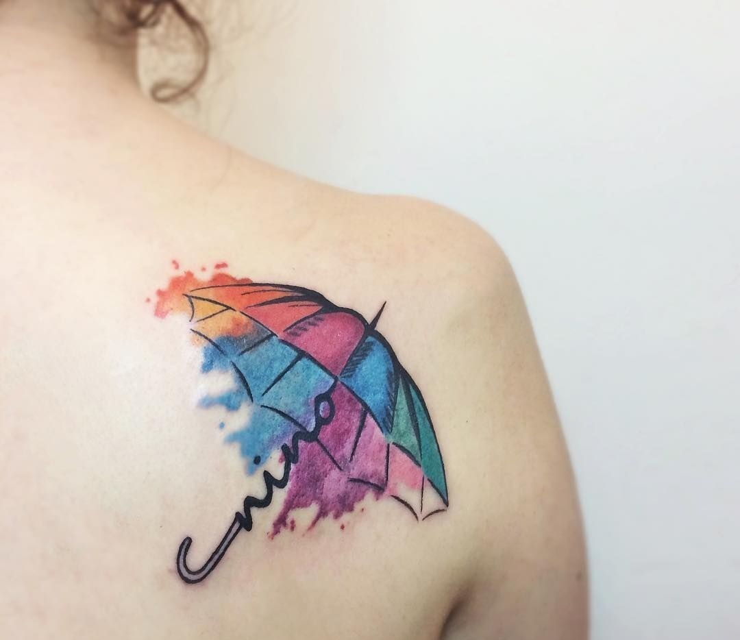 Regenschirm Tattoos mit Bedeutung Schulter-Tattoo für Frauen klein