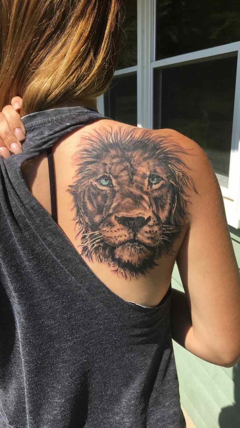 Tattoo Löwe Bedeutungen Schulter Tattooideen für Frauen