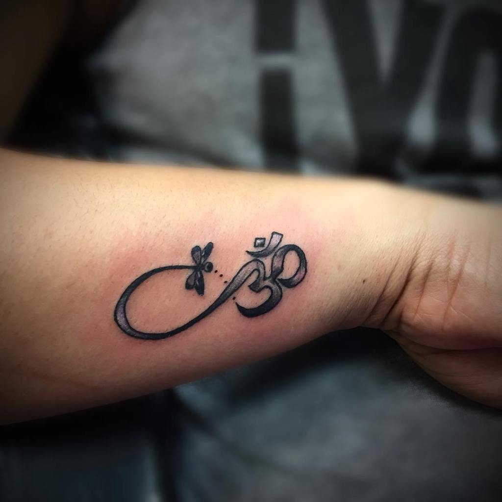 Tattoo unendlichkeitszeichen Bedeutungen Handgelenk Tattooideen Freundschaft-Tattoos