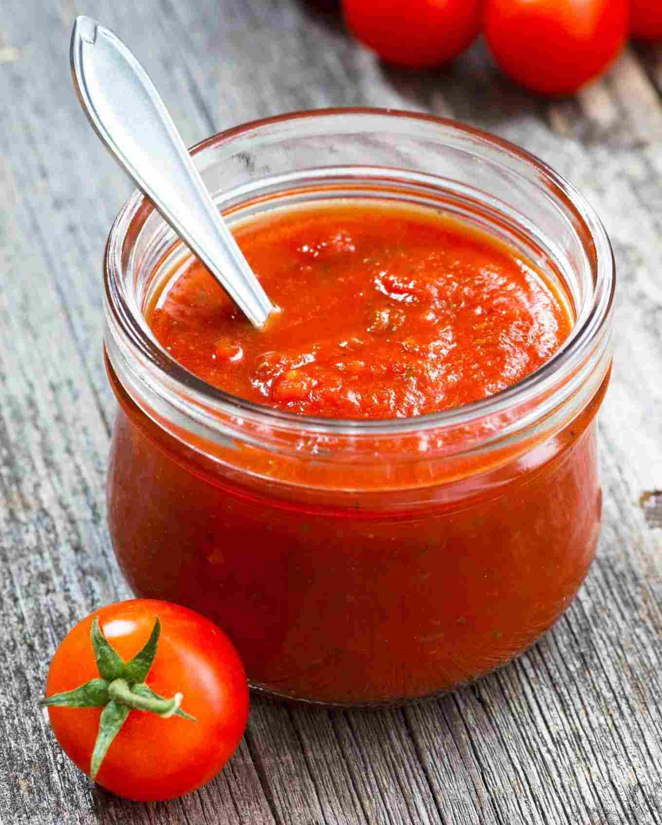 Tomatensoße und gekochte Tomaten sind erlaubt und reizen den Magen nicht