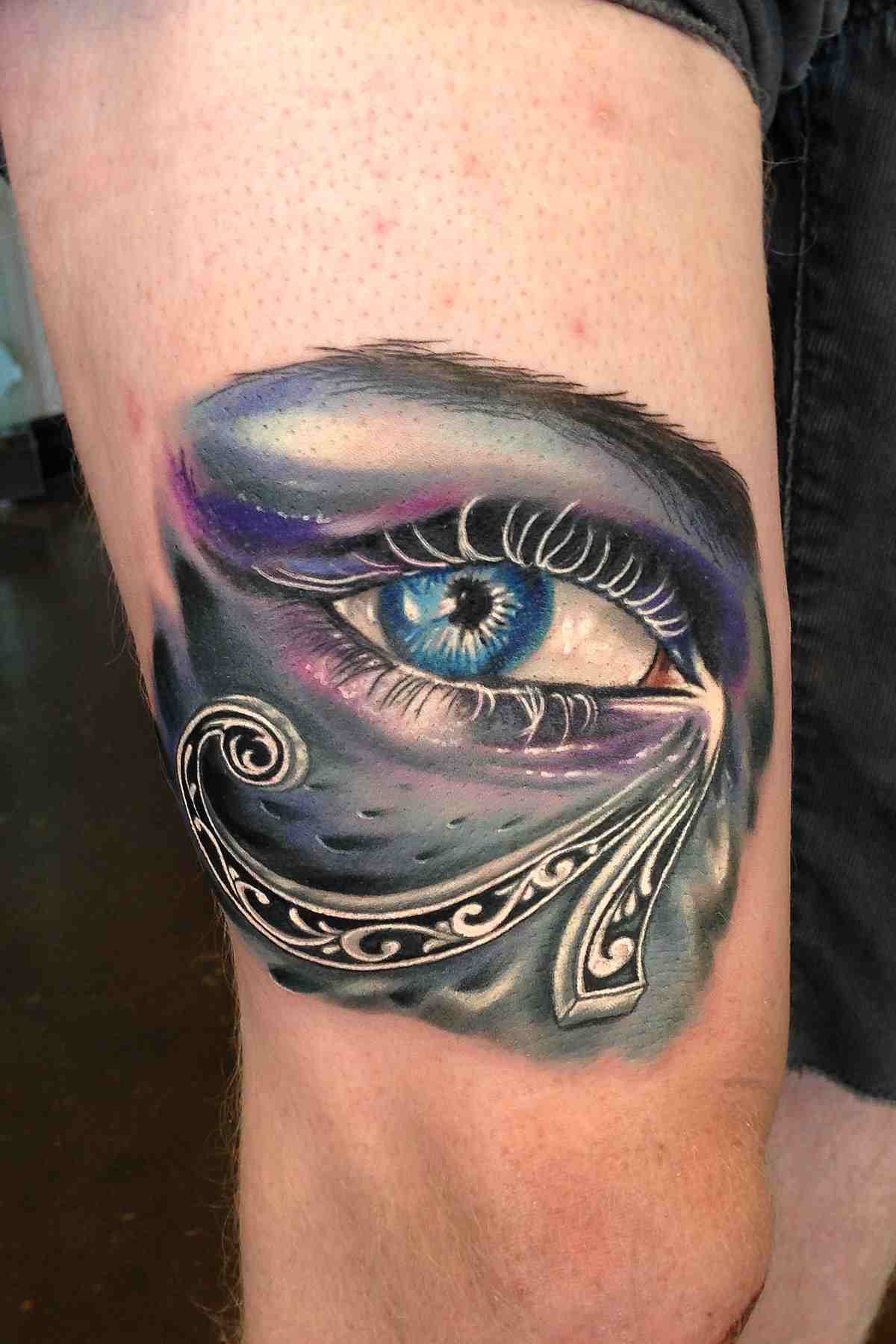 Tätowierung allsehendes Auge Symbol Oberschenkel Tattoomotive für Frauen