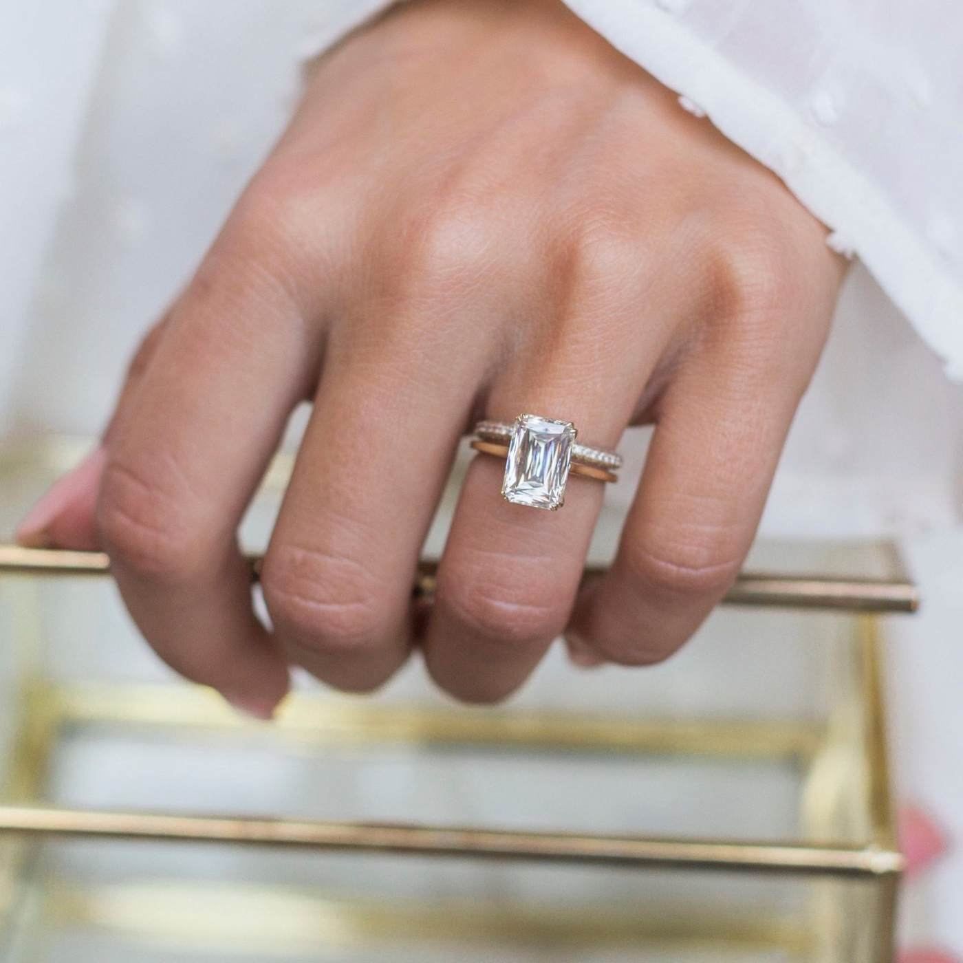 Baguette Schliff Diamant in rosegold Fassung Trends für minimalistische moderne Hochzeit