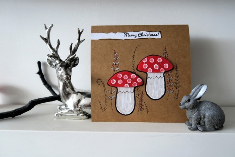 Weihnachtskarten selber malen Pilze mit Plätzchenausstecher zeichnen und Pilze Silhouetten ausmalen