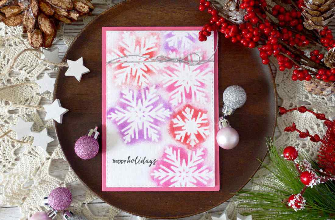 Weihnachtskarten selber malen mit Stempel und Wasserfarben Schneeflöckchen kreieren