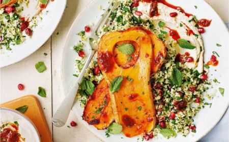 butternut kürbis nährwerte kombiniert als dessert mit kuskus minzeblättern und granatapfel