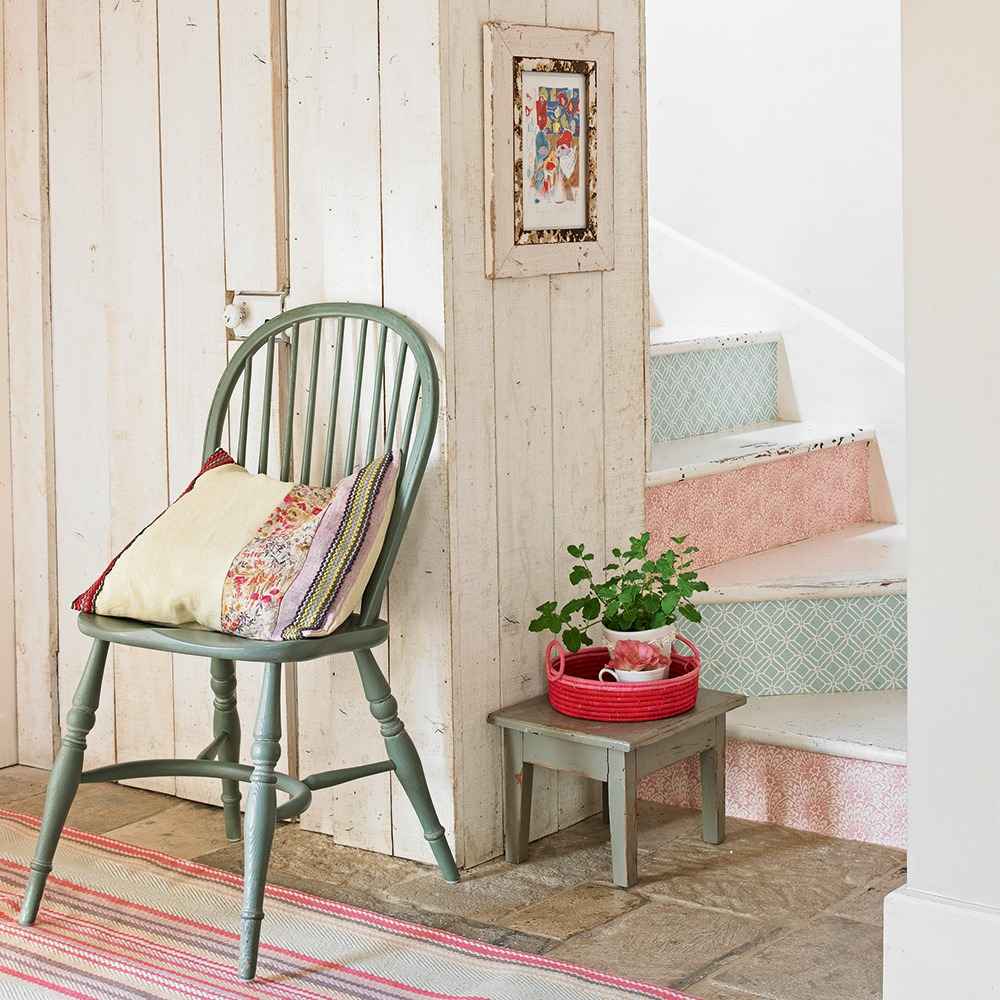 landhaus stil mit pastellfarben für treppen gestalten