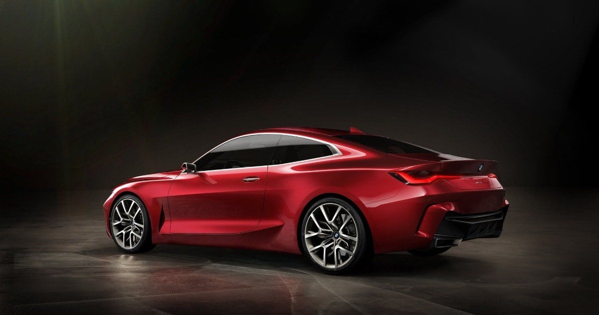 seitenansicht vom neuen coupe bmw concept 4 in rot