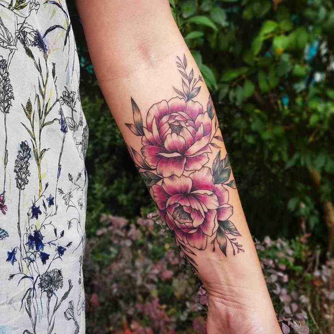 Frau kind unterarm tattoo Tattoo auf