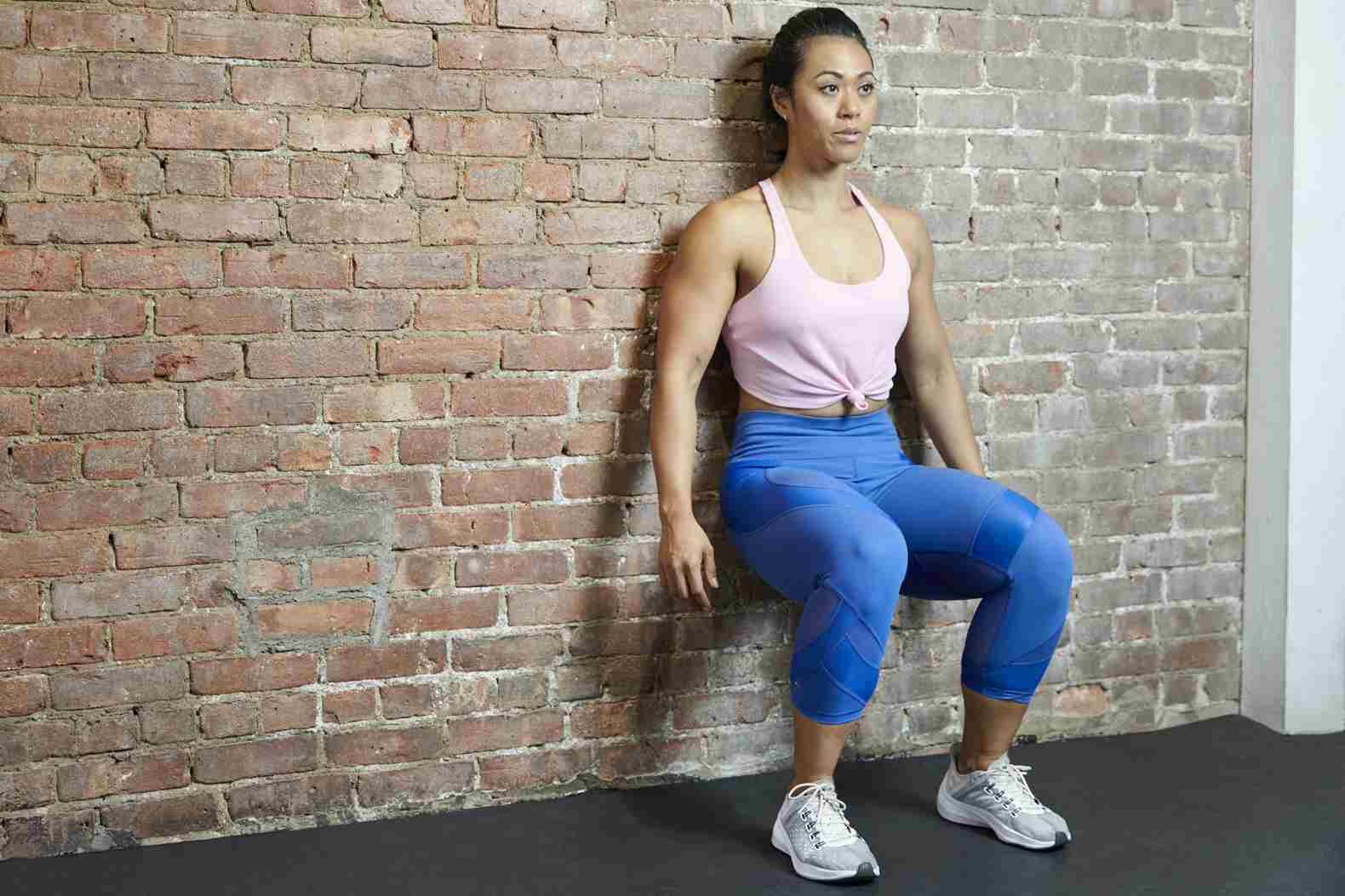 Abnehmen mit Sport zu Hause Ganzkörper Trainingsplan fit werden Frau