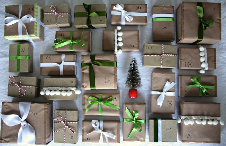 Adventskalender Streichholzschachteln basteln verscrappte DIY Ideen für Geschenke in Boxen