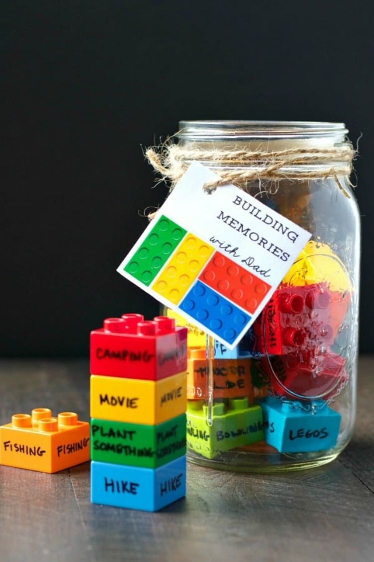 Buntes Lego beschriften mit Aktivitäten für Vater und Kind