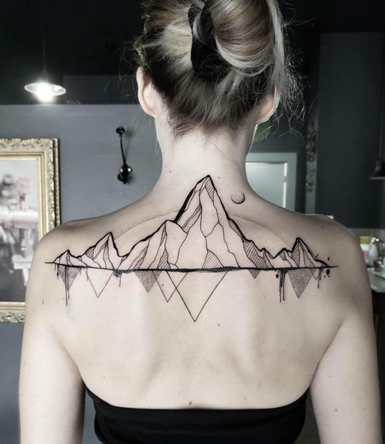 Rücken-Tattoo Frauen Tattoo Berge Bedeutung