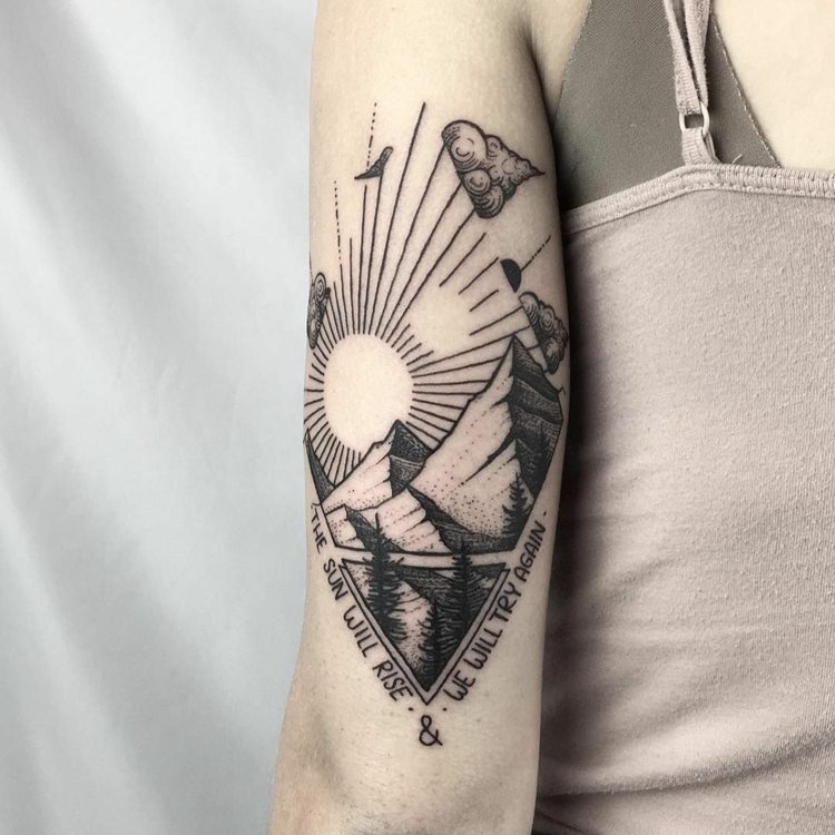 Tattoos mit Bedeutung Berge Tätowierung Oberarm Tattoosprüche Frauen