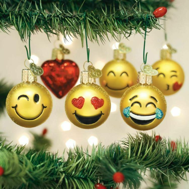 Weihnachtsgeschenke basteln für Erwachsene Emojii Weihnachtsbaum Deko selber machen