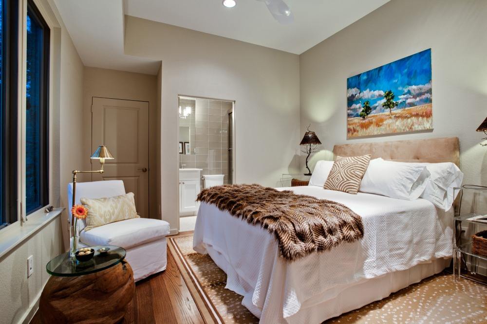 dielenboden im schlafraum klassisch und elegant einsetzen mit luxuriöser einrichtung kombinieren